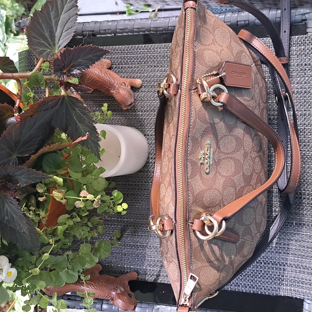 COACH KELSEY F28989 Signature Satchel, Shoulder, or Crossbody, Excellent Cond. - Picture 5 of 13